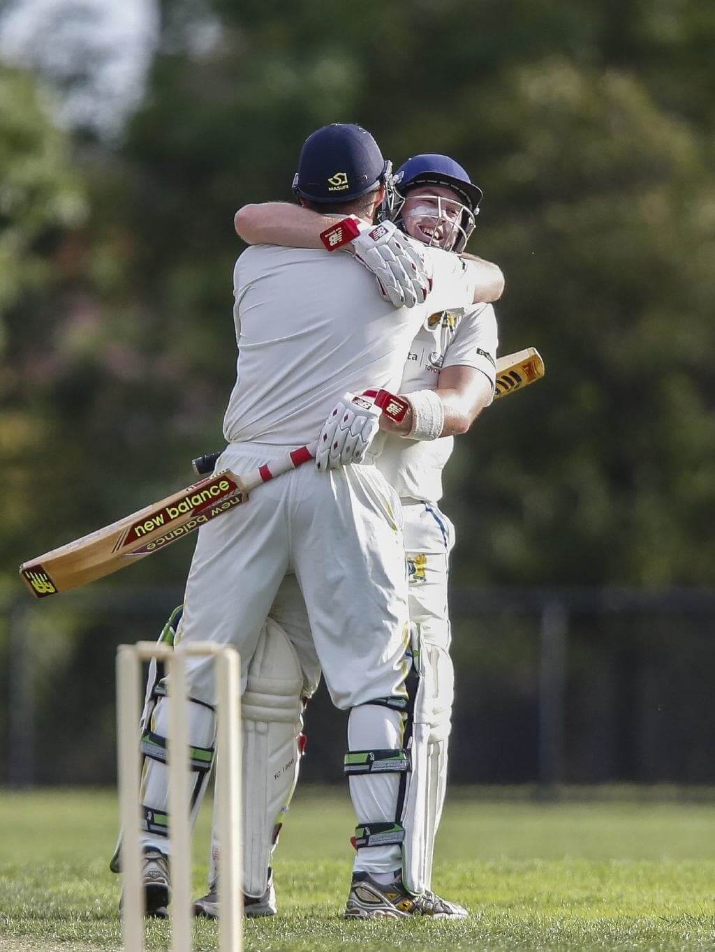 Barry & Wild smash 7th wicket record partnership